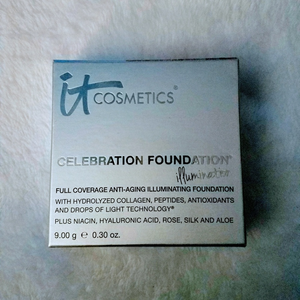 It Cosmetics Celebration Foundation Illumination - Picture 5 of 5